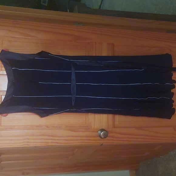 WOW black&white piping knit comfy beautiful dress black satin at neck and arms - Picture 5 of 6